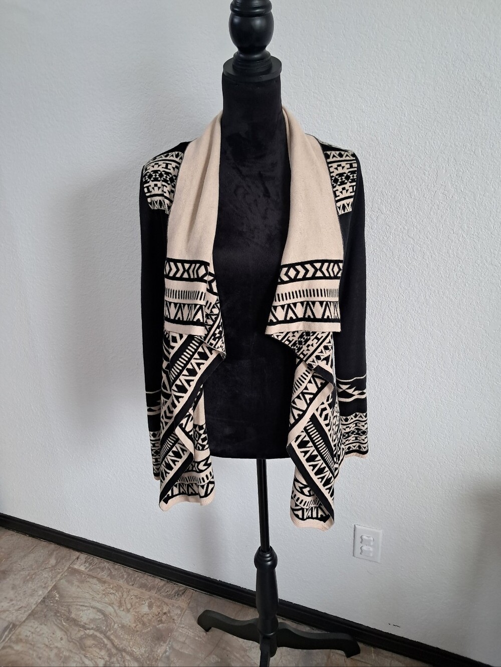 Flying Tomato Lg Cardigan Open Front Draped Black Beige Aztec Print Western